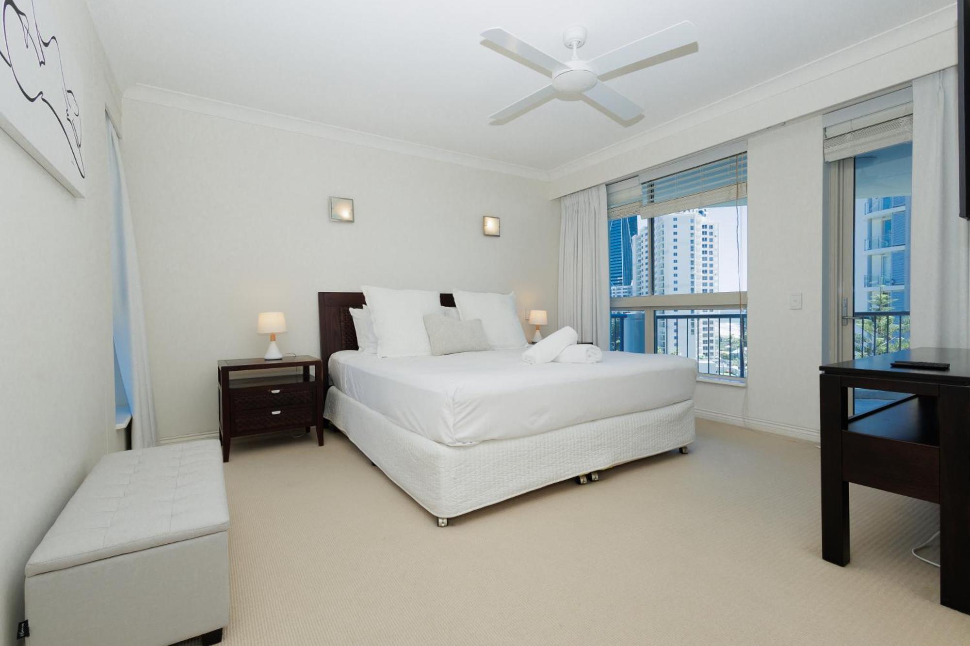 Oceana On Broadbeach Kültér fotó