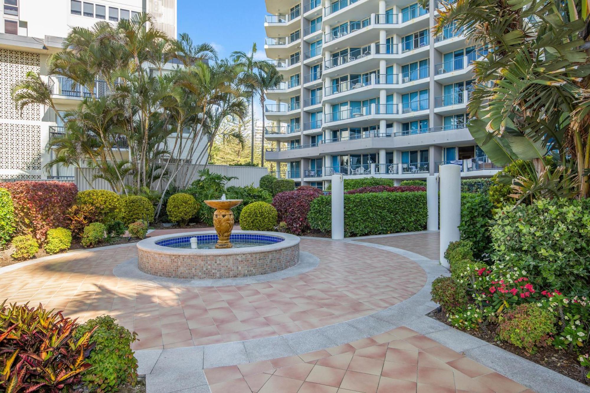 Oceana On Broadbeach Kültér fotó